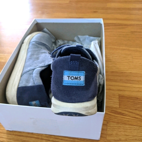 FREE WITH $50+ PURCHASE. Toms Chambray Del Rey Sneakers - Picture 3 of 3